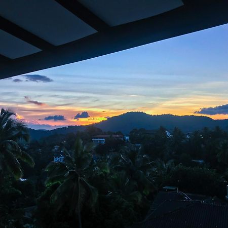 Saru Holiday Apartment - Upto 6 Guests Kandy Exteriör bild