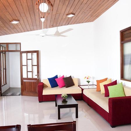 Saru Holiday Apartment - Upto 6 Guests Kandy Exteriör bild