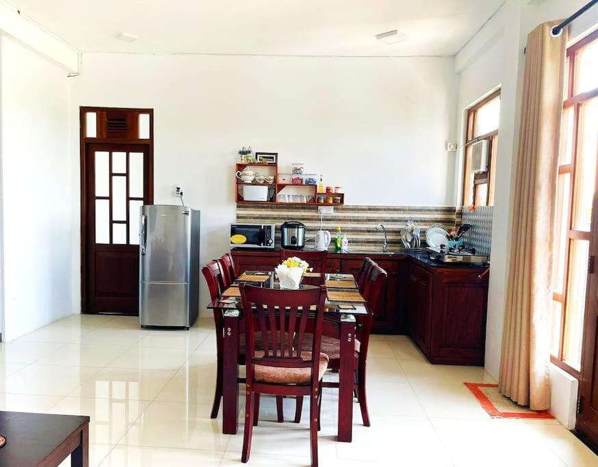 Saru Holiday Apartment - Upto 6 Guests Kandy Exteriör bild