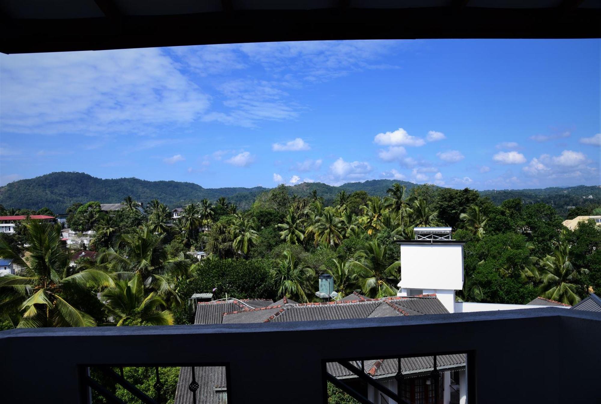 Saru Holiday Apartment - Upto 6 Guests Kandy Exteriör bild